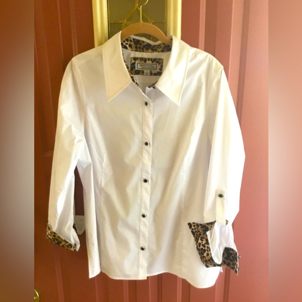 Simonton Says White Shirt w/Animal Trim sized Large